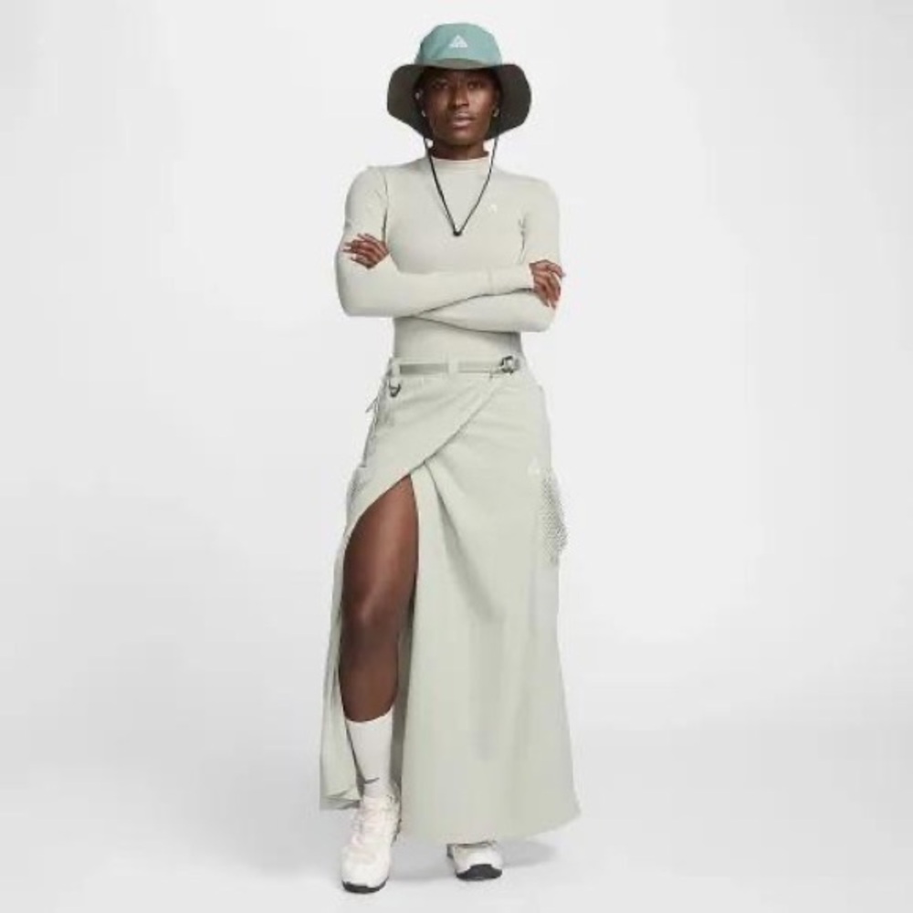 Nike acg special edition waterproof long skirt dress